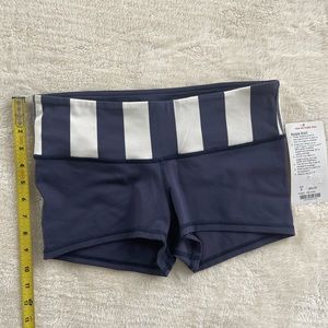 NWT Lululemon Boogie Shorts Size 8 ✨reversible✨